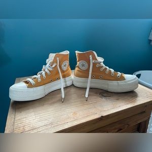 Yellow platform converse size 5
